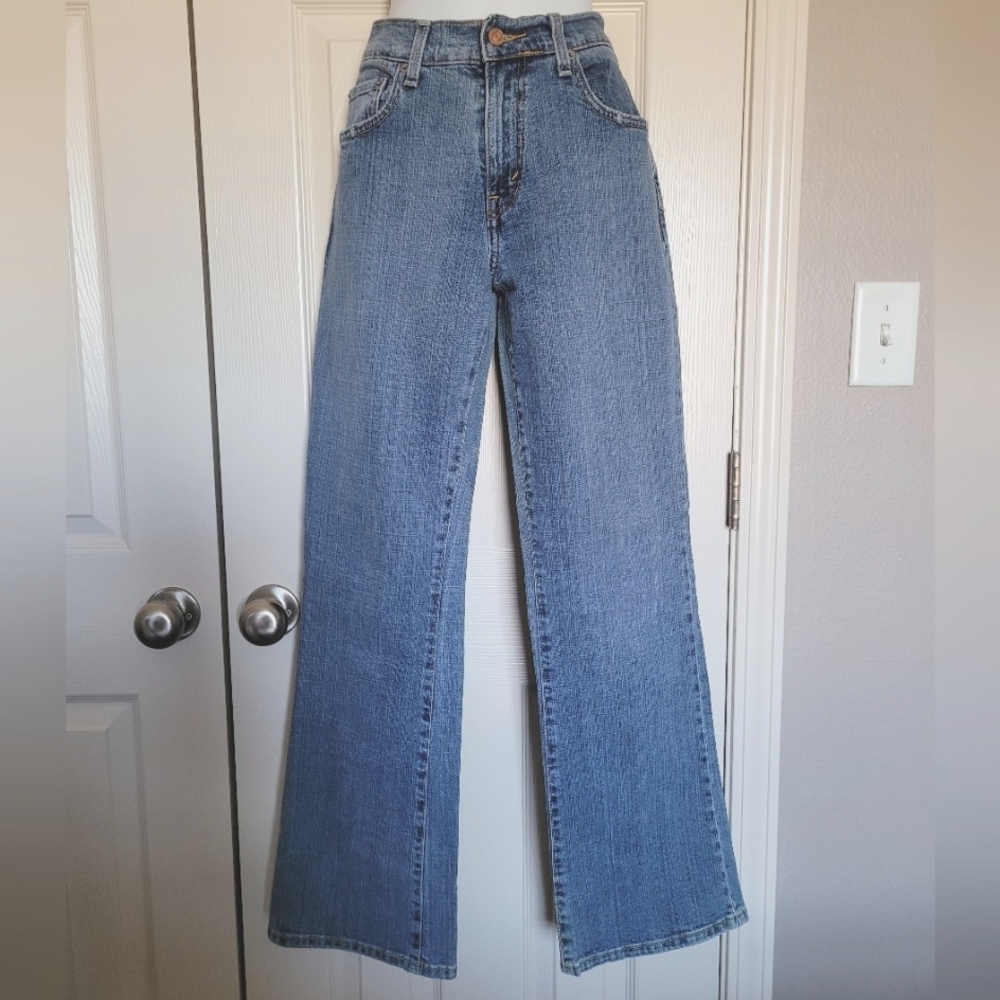Levi 515 Boot Cut Jeans - Sz 10M, Light Blue. GUC